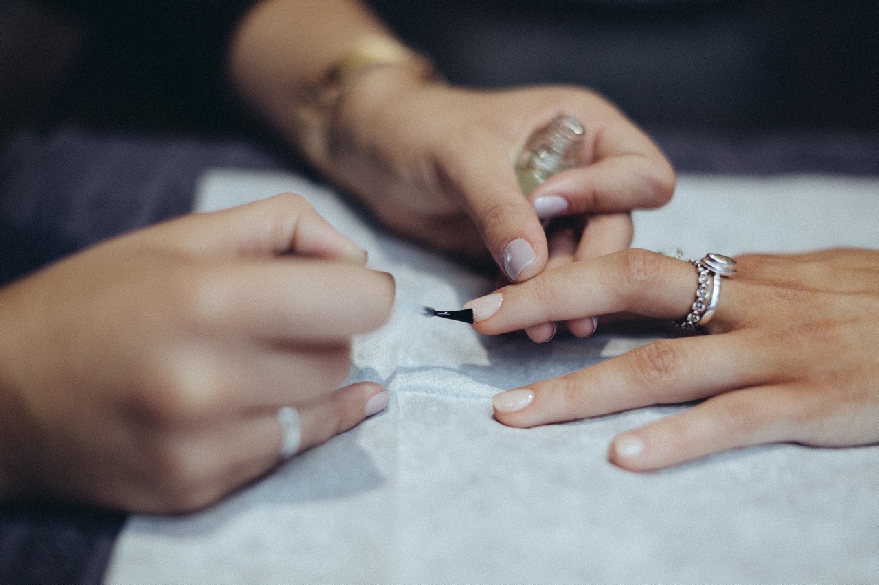 In the Beauty Business, Startup LeSalon Is Tough as Nails 