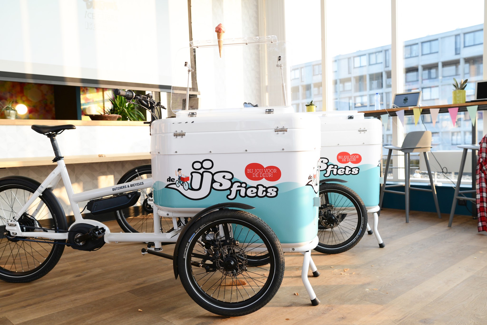 customers-melt-for-these-sweet-treats-from-amsterdam4