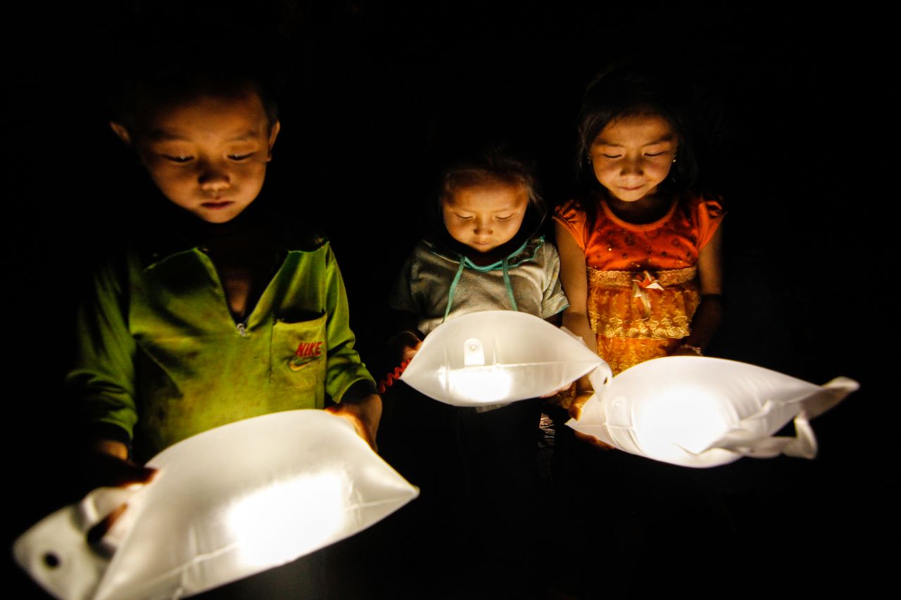 LuminAID_Give-Light-Get-Light_Laos-Dark