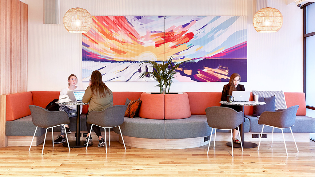 https://www.wework.com/ideas/wp-content/uploads/sites/4/2020/02/Web_150DPI-20190724-WeWork-222-Exhibition-Street-7_header_v1_Twitter.jpg