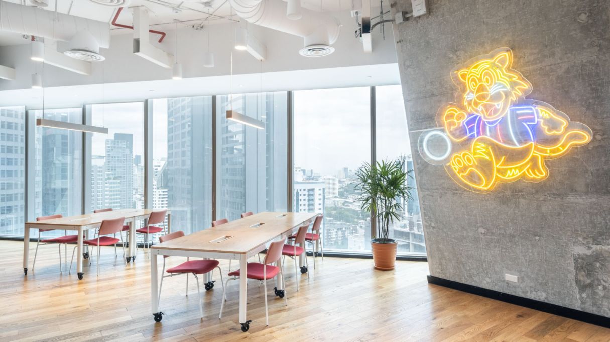 WeWork T-One Building Bangkok Hot Desk area