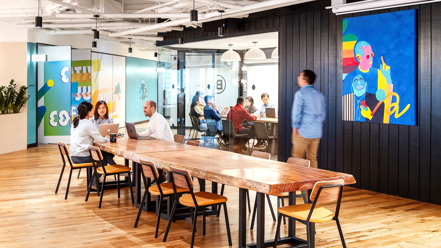 eXellerator Lab do Standard Chartered em Hong Kong. Fotografia da The We Company